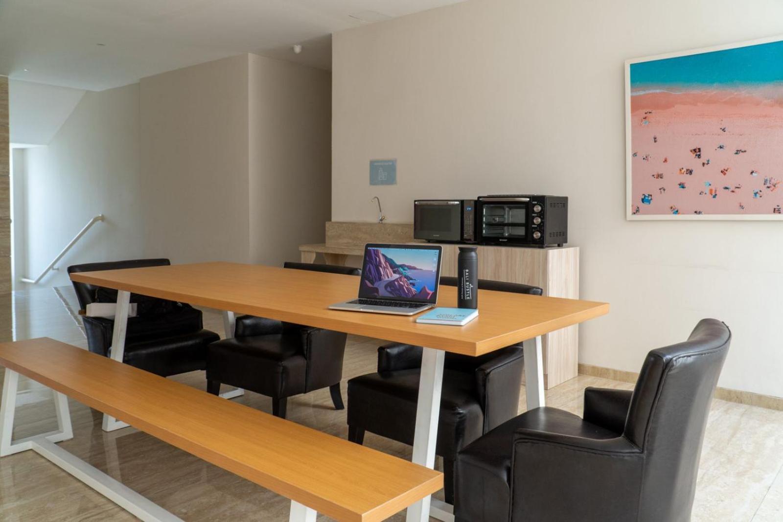 Bali Bustle Pararaton Coliving And Coworking Space Legian  Ngoại thất bức ảnh