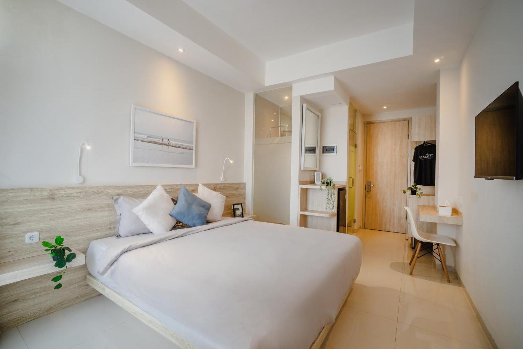 Bali Bustle Pararaton Coliving And Coworking Space Legian  Ngoại thất bức ảnh