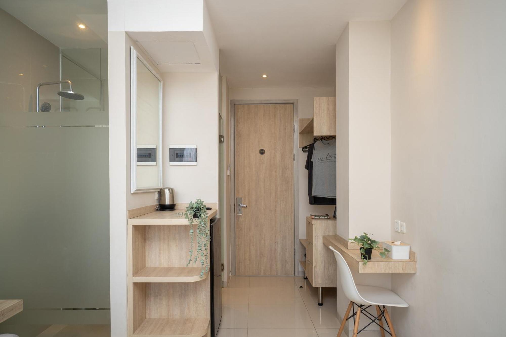 Bali Bustle Pararaton Coliving And Coworking Space Legian  Ngoại thất bức ảnh