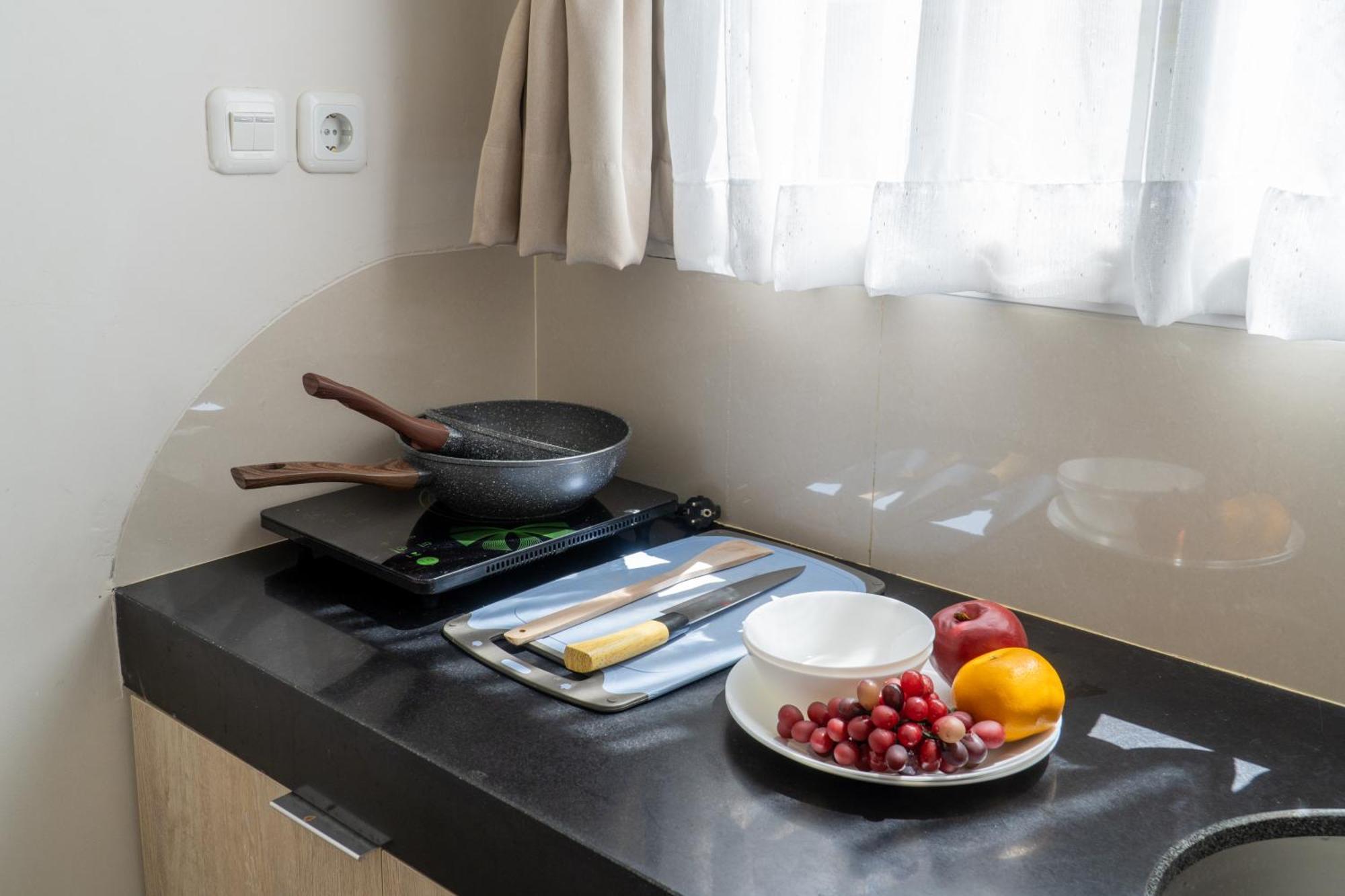 Bali Bustle Pararaton Coliving And Coworking Space Legian  Ngoại thất bức ảnh