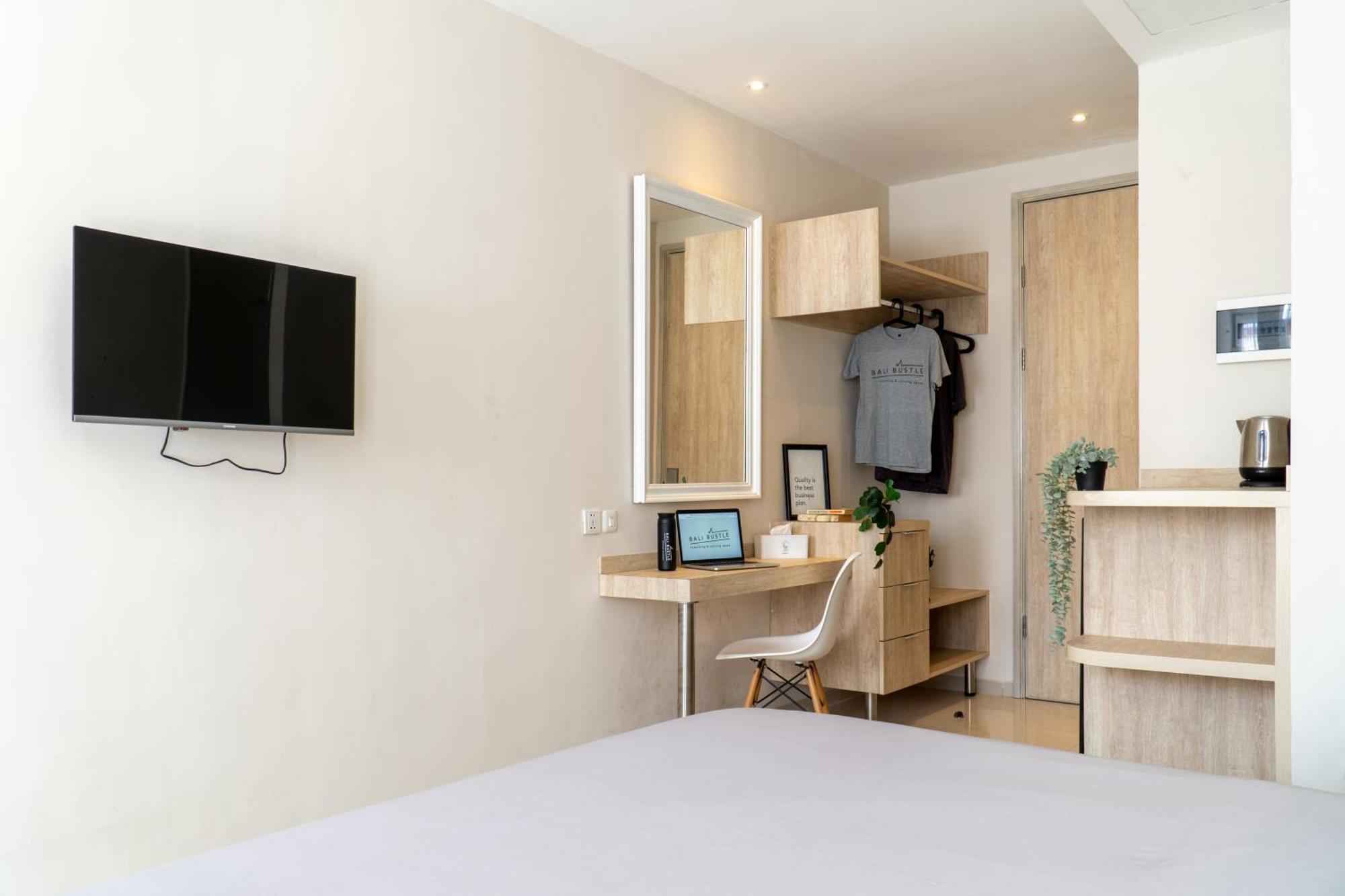 Bali Bustle Pararaton Coliving And Coworking Space Legian  Ngoại thất bức ảnh