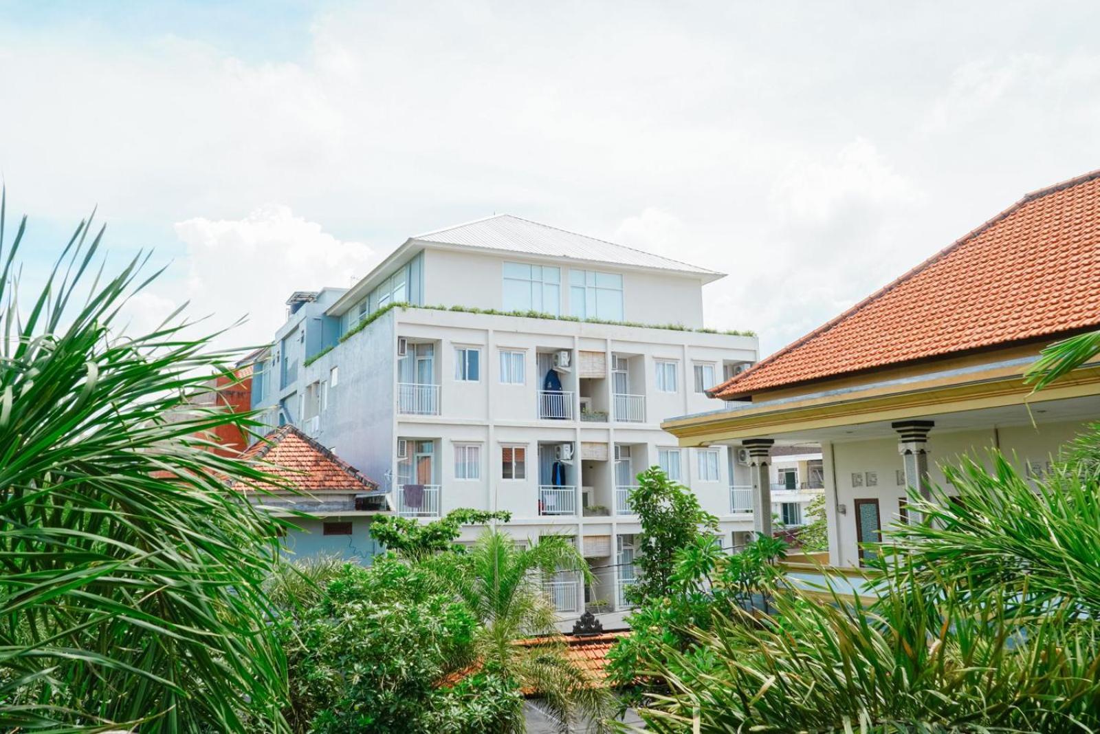 Bali Bustle Pararaton Coliving And Coworking Space Legian  Ngoại thất bức ảnh