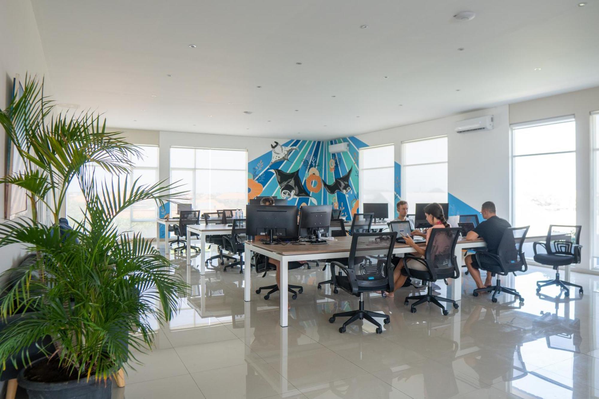 Bali Bustle Pararaton Coliving And Coworking Space Legian  Ngoại thất bức ảnh